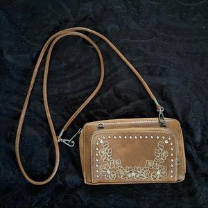 Shyanne wallet with long crossbody strap